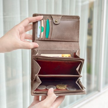 E7TH. 真皮中性三折扣式中長夾(072622cl)