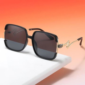 新款女士金屬太陽鏡 歐美時尚復古大框墨鏡 防紫外線駕駛開車眼鏡