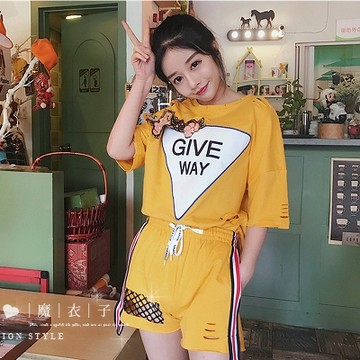 【QV1712】魔衣子-亮片花朵破洞上衣網格短褲兩件式套裝