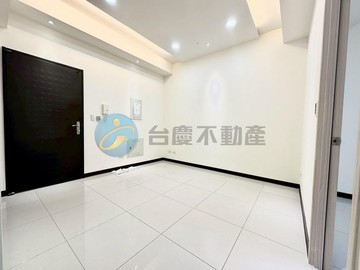 博愛香榭燙金門牌優質兩房			 			｜高雄市左營區博愛二路