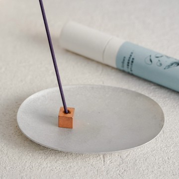 收禮人自選香氣｜#新年開運【UD LAB】30支禮盒裝｜一息線香＆DAIKO立方黃銅線香座（抹葉Midoriha/花霞Hanagumo/宵櫻Yozakura/霧薔Kiribara)