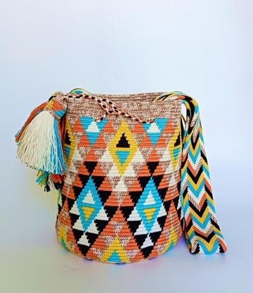 Wayuu 包款 M 尺寸，共 6 色