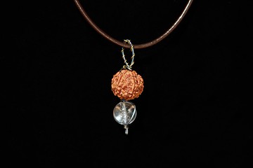 【太空系列】6辦金剛菩提子+喜馬拉雅水晶 _ 大太空人 (鈦燒色)