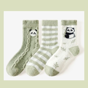 love, charlotte - 抹茶熊貓竹葉毛毛保暖中筒襪 (均碼 (腳長20cm~25cm))-3 雙一組袋裝