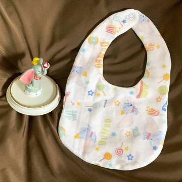 Hanju's羊毛兒。正版 小飛象 二重紗 三層 圍兜兜 口水巾