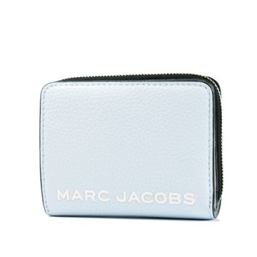 MARC JACOBS 白字LOGO荔枝紋釦式零錢袋短夾-雲藍