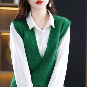 大V領麻花純羊毛打底馬甲背心