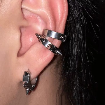 【台灣公司 可打統編】免運 鉚釘耳骨夾耳蝸夾街頭暗黑朋克尖刺鉚釘超酷耳夾耳扣男女同款耳環 可開發票 全館五折 工廠現貨直銷 新品特價 z9211