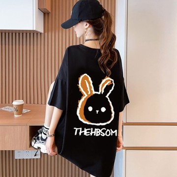La Belleza圓領前背面長耳兔印花棉質長版寬鬆T恤