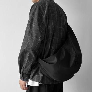 免運🎀 防水餃子包男大容量港風工裝斜挎包韓版休閒機車背包女時尚單肩包單肩側背包餃子包 牛角包 斜背包月牙包 水餃包女 5