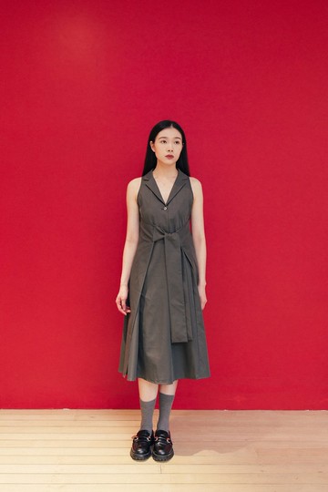 束腰連身裙 Grey Sleeveless Dress With Back Detail