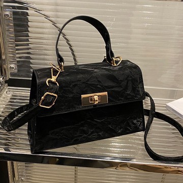 免運🔮高級感氣質小方包青年人必備的低姿態時尚復古百搭側背包 防水 斜背包 肩背包 托特包 水桶包 通勤包 包包 腋下包