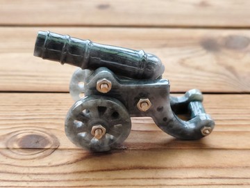 【親翠】天然翡翠 冰烏雞精工桌上型擺飾大砲 辦公室小翡物