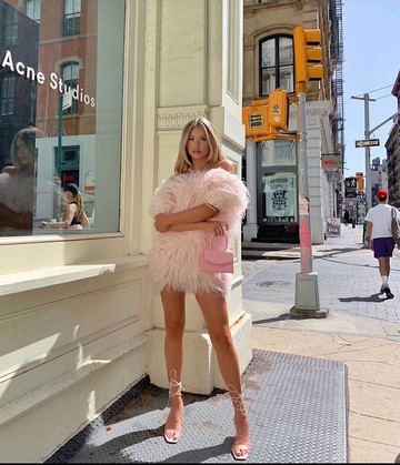 女式露肩粉色羽毛粉紅