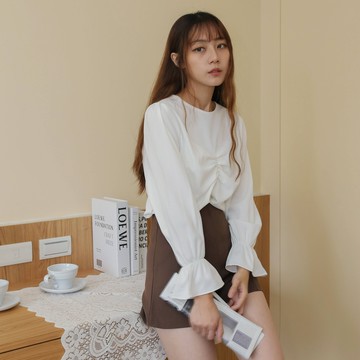 【Our Studio】簡約無領抓皺後排釦喇叭袖襯衫 白色(現貨)