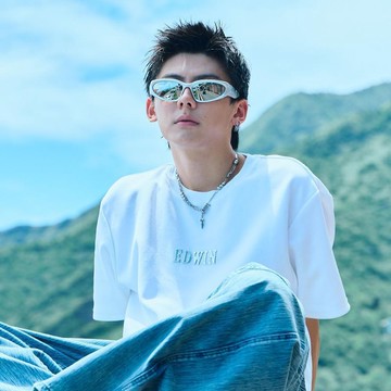EDWIN 男裝 吸濕排汗液態金屬短袖T恤 (白色)