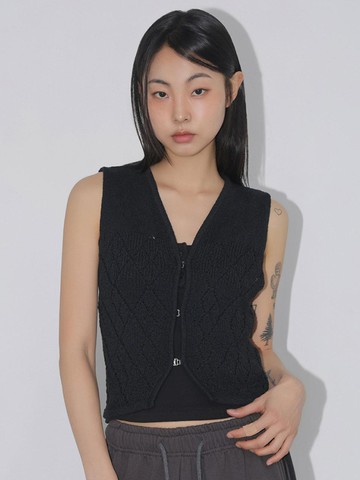 Scallop Knit Sleeveless Vest [Black]