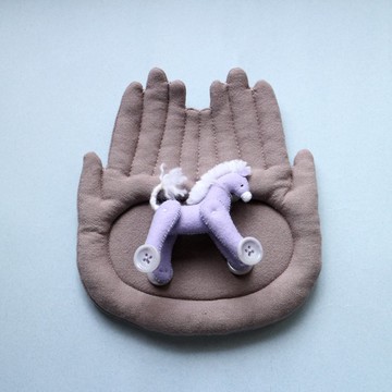 雙手手掌置物墊 / 藕