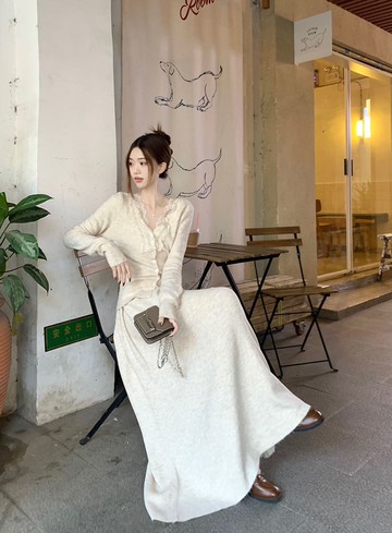 【結帳69折】暮野微光蕾絲拼接V領針織上衣長裙套裝-73362