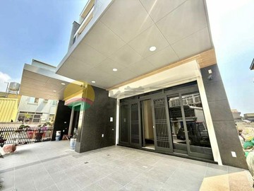 彌陀公園＊經典佳３＊全新完工面寬５米黃金店墅｜高雄市彌陀區中正路