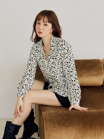 不易皺四葉草印花開襟襯衫上衣