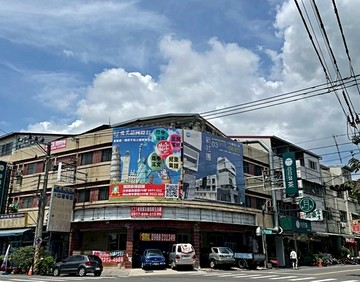 樂福專簽超大三角窗透天店面｜嘉義縣大林鎮中興路