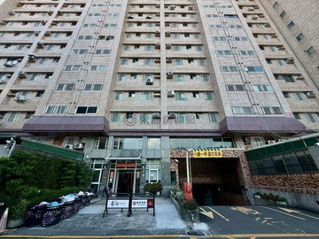 文山特區｜優森學｜三房｜車位｜高雄市鳳山區文中街