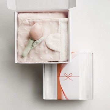 日本Kontex 新生安撫禮盒-自然圓點連帽浴巾+花朵安撫玩具 - 粉色組