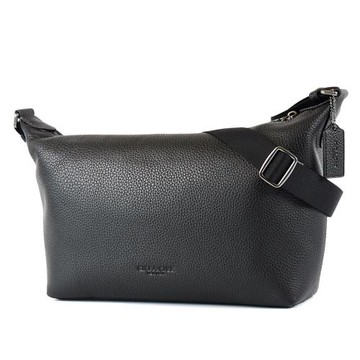 COACH 中性款 Finn 荔枝紋拉鍊斜背包-黑色