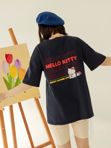 KITTY 花FUN．全彩印花落肩長版TEE
