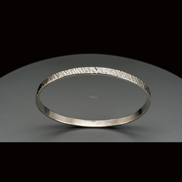 【職人金工系列】斜敲紋 銀手環 - 可客製化刻字