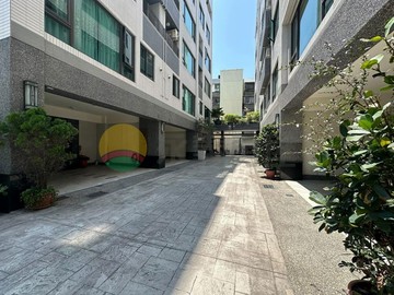 大寮中庄電梯別墅｜大面寬可停雙車｜八德商圈機能佳｜高雄市大寮區民安街