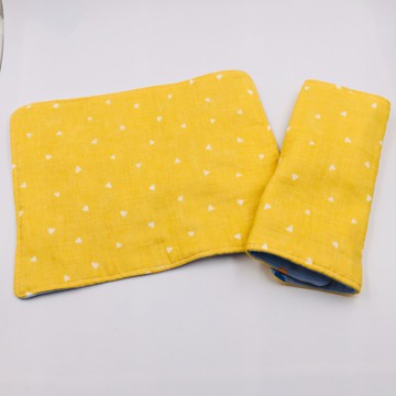 黃底三角形背帶口水巾 六重紗 口水巾 彌月禮
