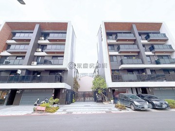 ⭐楠梓高大特區⭐龍廷大學58⭐前後雙車墅稀有釋出｜高雄市楠梓區大學五十八街