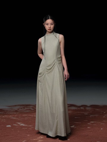 法式極簡 / 半高領棉麻連身裙