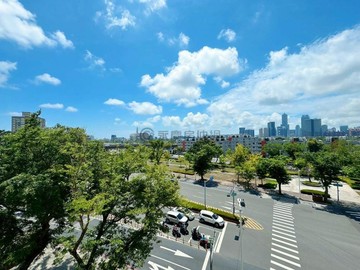 近捷運輕軌亞洲新灣區仁本灣兜｜精品美宅2房雙軌宅｜高雄市前鎮區凱旋四路