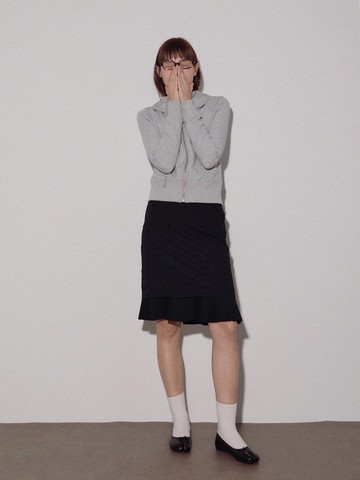 unnone item黑色刺繡花花壓褶中低腰羊毛復古半身裙