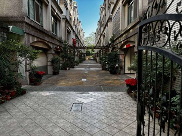 專任｜東區悠靜震後別墅｜鳳凰墅大地坪空間｜台中市東區一心街