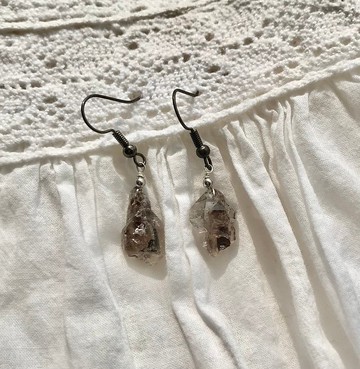 油膽閃靈鑽 小城堡形 隱山 骨幹 骸骨 閃靈鑽 耳釘 耳環 天然原石