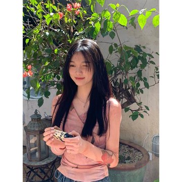 (免運)陳小腿~Turn left 法式復古網紗印花T恤女氣質修身V領別致打底衫