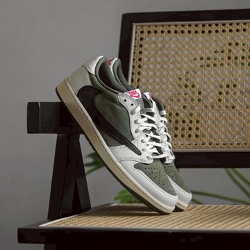 【聖誕禮物】iSNEAKERS｜Travis Scott x Air Jordan 1 Low OG Medium Olive 橄欖綠 倒勾 DM7866-200