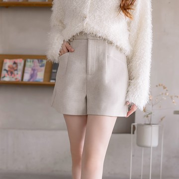 【秋冬新品】HS 毛呢挺料短褲 杏色