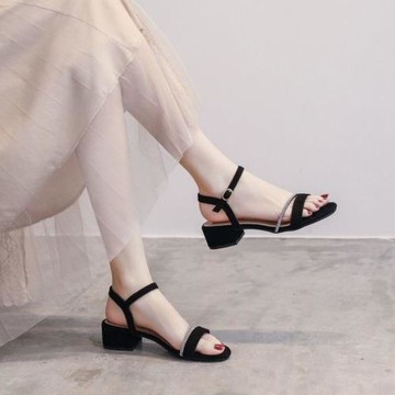 粗跟黑色涼鞋女2024新款夏季中跟一字扣帶女鞋仙女風百搭配裙子