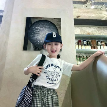限時下殺~女童短袖t恤中大童韓版卡通小熊印花兒童白T純棉新款童裝上衣 中小童打底衫 圓領上衣 女童短袖上衣 夏天短袖T