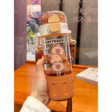 卡皮巴拉兒童水杯上學專用吸管杯小學生幼兒園帶背帶便攜防摔杯子