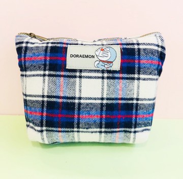 【震撼精品百貨】Doraemon_哆啦A夢~Doraemon化妝包-藍白格