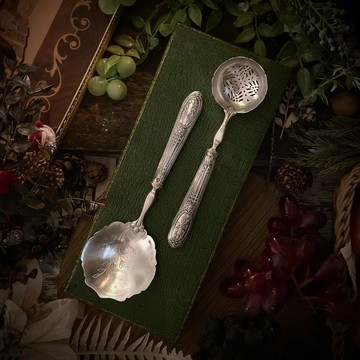 法國Belle Époque 時期新古典月桂紋 純銀柄濾茶勺及甜點圓鏟組