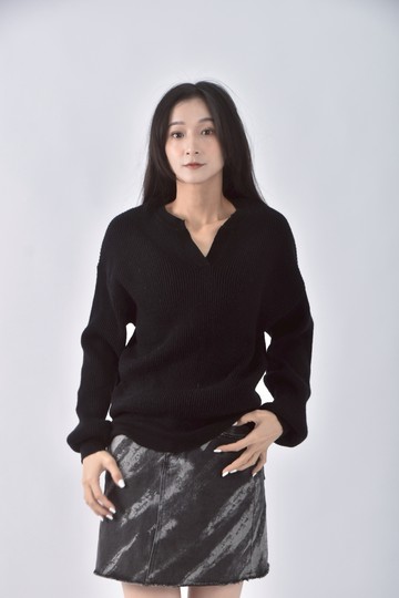 (F) ungrid質感V領黑色長袖上衣