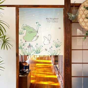 日本製 吉卜力 宮崎駿 龍貓和雪花蓮 滿版圖案 短版門簾 85X90cm｜小鶴日貨