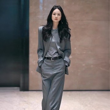 灰色西裝套裝女 外套+後開叉半裙 兩件套 秋天通勤套裝 圓領兩件套 職場穿搭 上班兩件套 春秋氣質套裝 女裝